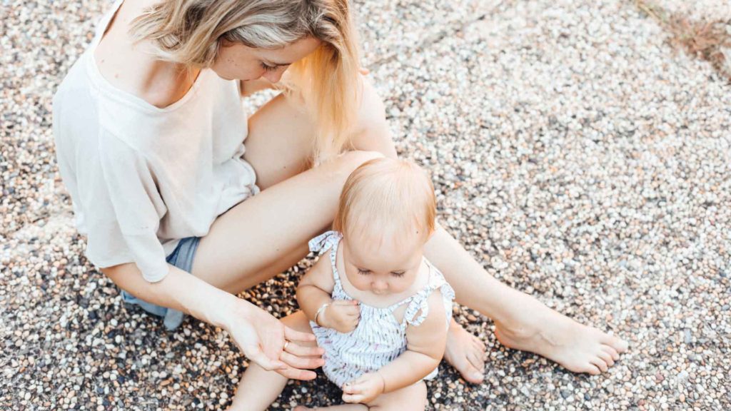 Tips-to-Balance-with-Motherhood-&-Home-Cleaning-on-hometalk-news