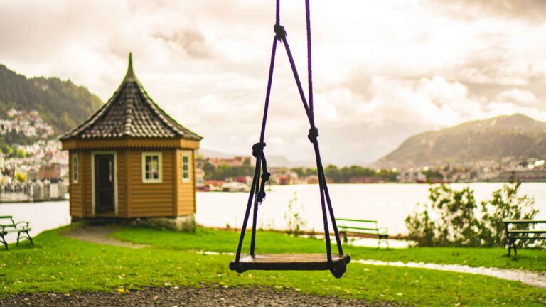Tips-to-Dispose-of-Properly-Your-Kids-Old-Swing-Set-on-hometalk-news