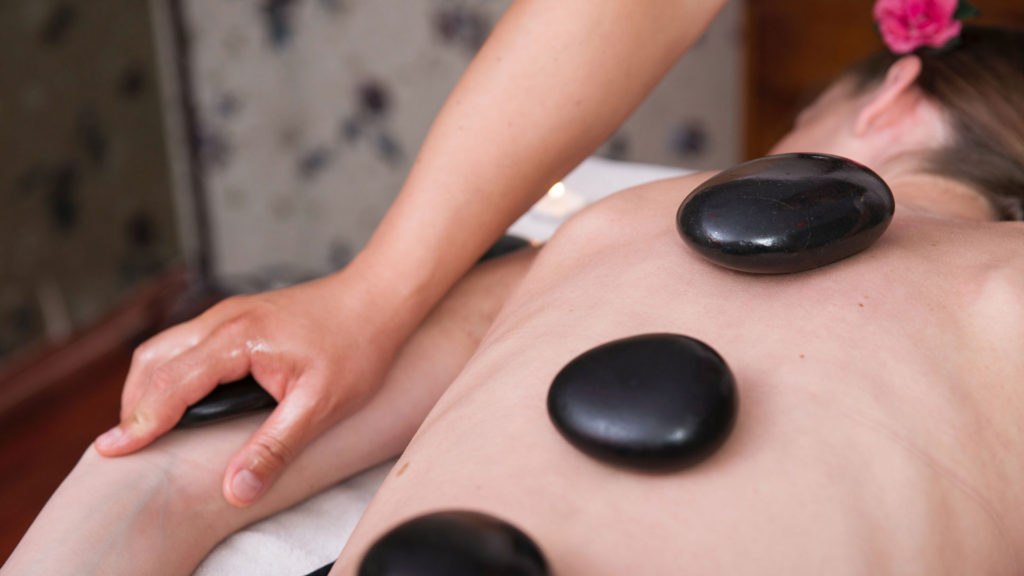 5-Spa-Service-That-You-Can-Recreate-at-Home-on-hometalk-news