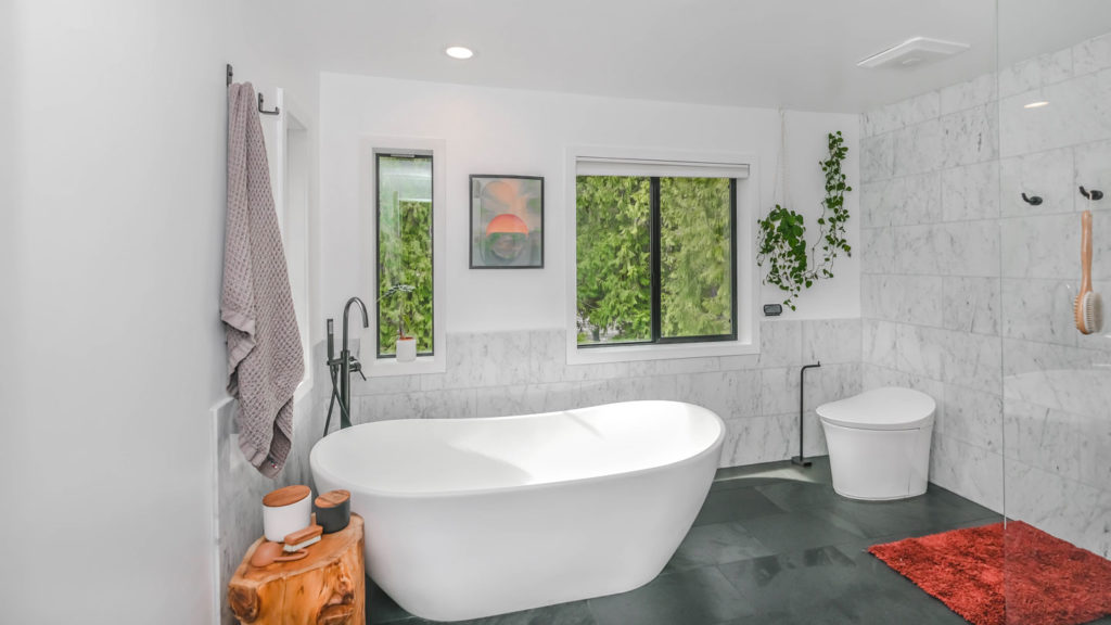 Some-Useful-Tips-to-Create-a-Bathroom-Look-Larger-on-hometalk-news