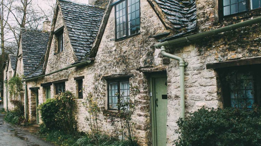 Best-Tips-to-Install-Gutters-at-Your-Modular-Home-on-hometalk