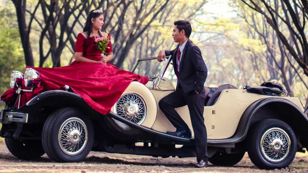What-You-Should-Know-While-Renting-a-Limo-for-Prom-on-hometalk