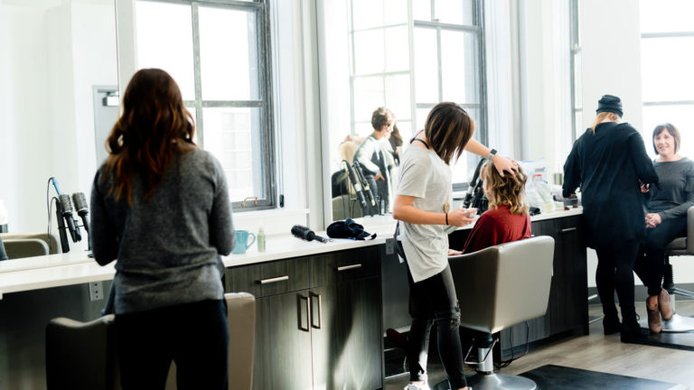 How you can Book a Salon Appointment Online in 6 Easy Steps?